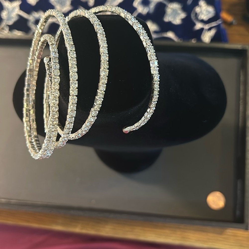 Elegant Silver and rhinestone wrap around bracelet - Picture 4 of 5